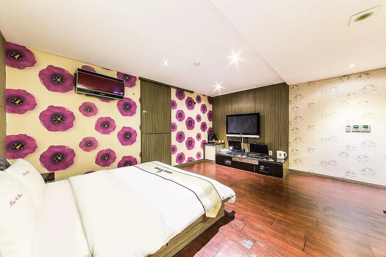 Flower Hotel Seul 2*,  Güney Kore